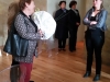 Voorzitter SHP, Joke van der Beek, met een welgemeend dankwoord aan, de van Woningzaken scheidende, Anne Lochs.
